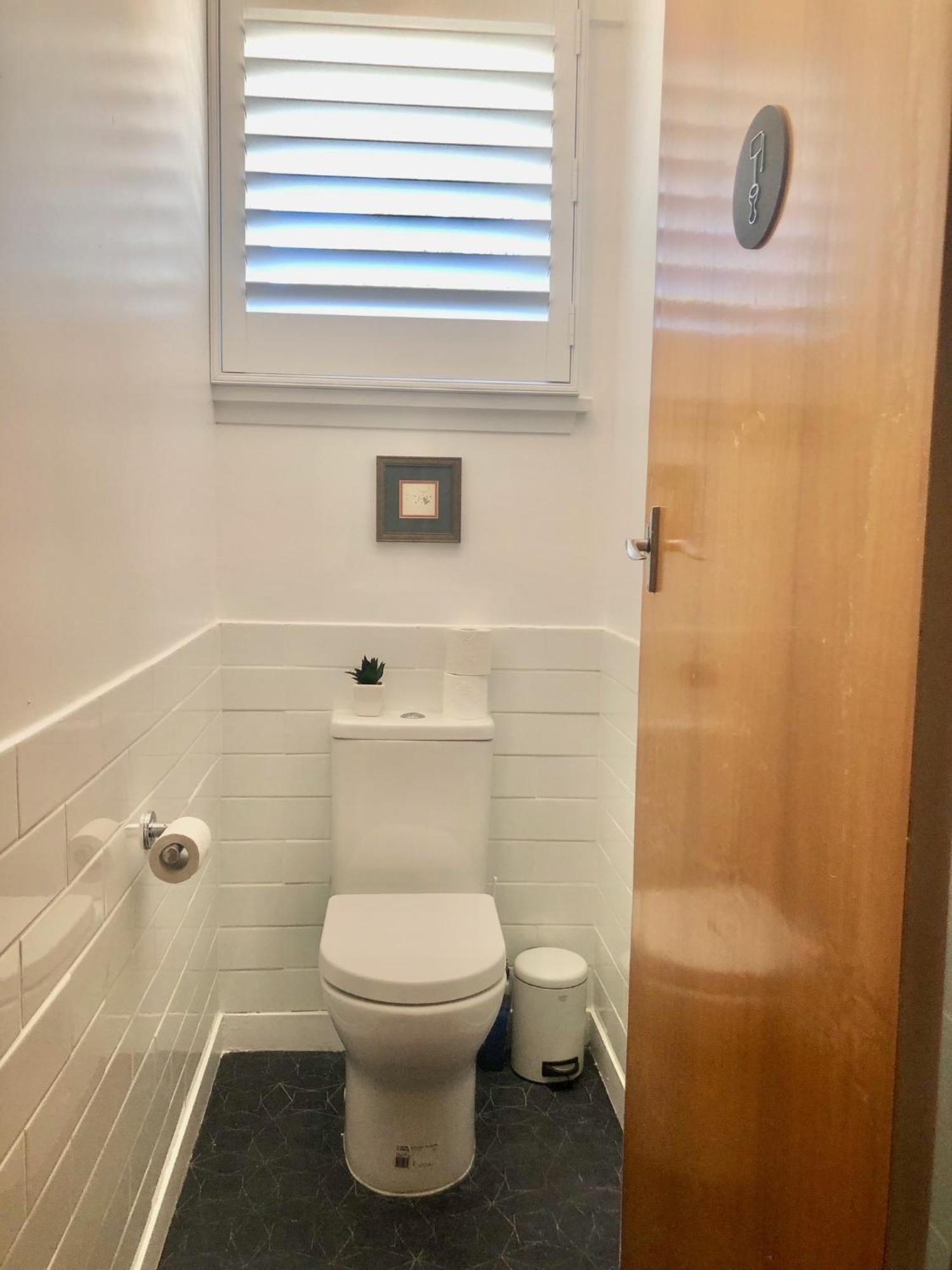 Lovely Budget Vegan Homestay Launceston Exterior foto